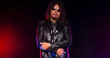 AOS 74 ANOS, MORRE ACE FREHLEY, GUITARRISTA DO KISS
