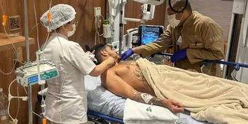 HOSPITAL ATUALIZA QUADRO DE SAÚDE DO RAPPER HUNGRIA E SUSPEITA DE INTOXICAÇÃO POR METANOL