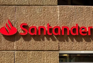 SANTANDER LUCRA R$ 4 BI NO 3º TRI, ALTA DE 9,4% E ACIMA DAS PROJEÇÕES