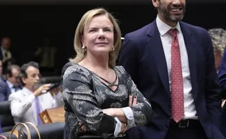 CENTRÃO PLANEJA REAÇÃO AO PT APÓS CORTE DE CARGOS NO GOVERNO LULA
