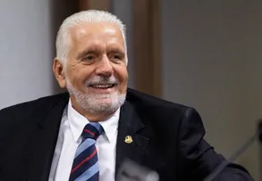 ‘EU NÃO VOU ABRIR MÃO DA MINHA CANDIDATURA’, AFIRMA JAQUES WAGNER SOBRE DISPUTA AO SENADO EM 2026