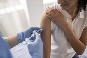 ESPECIALISTA REFORÇA IMPORTÂNCIA DA PREVENÇÃO E VACINAÇÃO CONTRA O HPV