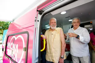 WAGNER É VACINADO POR OTTO EM AÇÃO DO MINISTÉRIO DA SAÚDE EM SALVADOR