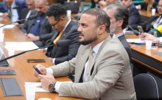 DEPUTADO REAGE A DECLARAÇÃO DE JERÔNIMO SOBRE COMBATE A FACÇÕES