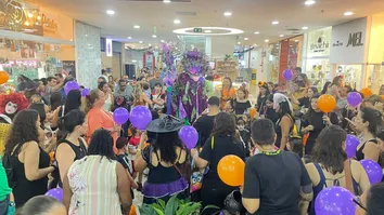 SHOPPING ITAIGARA REALIZA PARADA ESPECIAL DE HALLOWEEN COM PERSONAGENS ANIMADOS