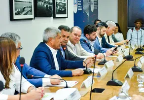 VICE-GOVERNADOR DESTACA AUSÊNCIA DE SALVADOR NO SISTEMA CONSORCIADO DE POLICLÍNICAS DURANTE FÓRUM ESTADUAL DE SAÚDE