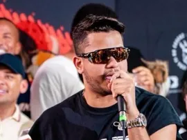 “IN BREGA NO CAMARIM”: MIKAEL SANTOS LANÇA NOVO AUDIOVISUAL