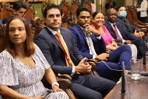 CÂMARA DE SALVADOR APROVA PROJETO QUE PROÍBE KITS DE PRAIA NA AREIA SEM SOLICITAÇÃO DO CLIENTE