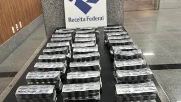 IDOSA É DETIDA COM 9 MIL COMPRIMIDOS DE REMÉDIO NO AEROPORTO DE SALVADOR