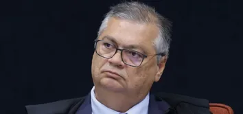 FLÁVIO DINO ACOMPANHA MORAES E VOTA CONTRA RECURSO DE BOLSONARO NO STF