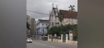 PARTE DE CAPELA DO SAGRADO CORAÇÃO DE JESUS DESABA EM SALVADOR; IMÓVEL SEGUE INTERDITADO