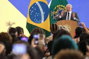 LULA SANCIONA LEI QUE PROÍBE USO DE LINGUAGEM NEUTRA NA ADMINISTRAÇÃO PÚBLICA