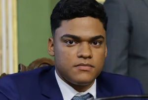 VEREADOR SANDRO FILHO É EXPULSO DO MBL APÓS INDICAR ESPOSA PARA EMPRESA LIGADA À PREFEITURA