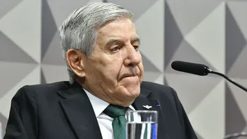PGR CONCORDA COM PRISÃO DOMICILIAR PARA AUGUSTO HELENO