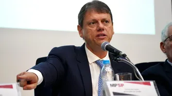 FRAUDES INVESTIGADAS EM OPERAÇÃO CONTRA REFIT SOMAVAM R$ 350 MI POR MÊS, DIZ TARCÍSIO