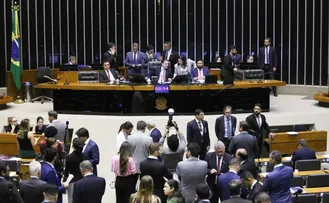 CÂMARA APROVA AUMENTO DA LICENÇA-PATERNIDADE PARA 20 DIAS  
