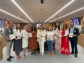 PREFEITURA PARTICIPA DO LANÇAMENTO DE CARTILHA DE PREVENÇÃO AO CONSUMO DE ÁLCOOL POR CRIANÇAS E ADOLESCENTES