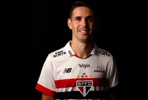 COM PROBLEMA CARDÍACO OSCAR AVALIA ENCERRAR CARREIRA PELO SÃO PAULO