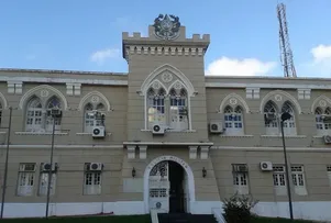 POLICIAIS DA ATIVA NA BAHIA DEVEM SE DESFILIAR DE PARTIDOS POLÍTICOS