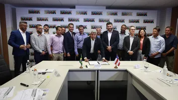 ESTADO ASSINA CONVÊNIOS E ANUNCIA PAVIMENTAÇÃO DE RODOVIAS EM ZONAS RURAIS DA BAHIA