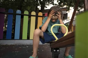 QUANDO A AUSÊNCIA DÓI: LEI TORNA ABANDONO AFETIVO DE FILHOS UM ATO INDENIZÁVEL