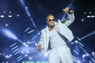 NOVEMBRO SALVADOR CAPITAL AFRO: LÉO SANTANA CELEBRA 20 ANOS DE CARREIRA COM SHOW GRATUITO NO COMÉRCIO NO DIA DA CONSCIÊNCIA NEGRA