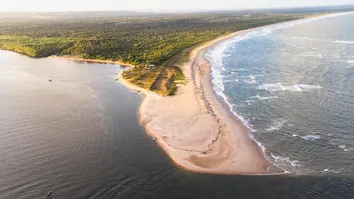 RÉVEILLON “NADA É IGUAL” UNE IMERSÃO À NATUREZA E AGITAÇÃO EM PRAIA ‘SECRETA’ DE ITACARÉ