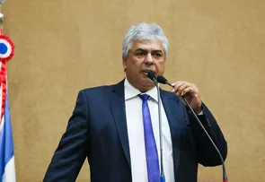 DEPUTADO CRITICA HISTÓRICO DO PT EM RESPOSTA A ATAQUES SOFRIDOS