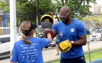 INSTRUTOR DA ACADEMIA SALVADOR VENCE O JUNGLE FIGHT 142 E LEVA A FORÇA DO MMA PARA AS AULAS PÚBLICAS DE BOXE E MUAY THAI