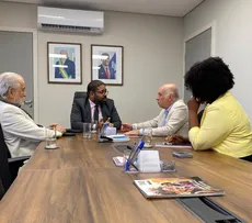 SECRETARIA DE JUSTIÇA E DIREITOS HUMANOS RECEBE O EX-MINISTRO PAULO VANNUCHI E DESTACA AÇÕES PARA REDUÇÃO DA LETALIDADE POLICIAL NA BAHIA