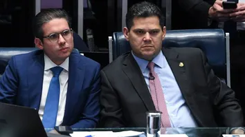 MOTTA E ALCOLUMBRE IGNORAM CERIMÔNIA DE SANÇÃO DO IMPOSTO DE RENDA EM GESTO POLÍTICO