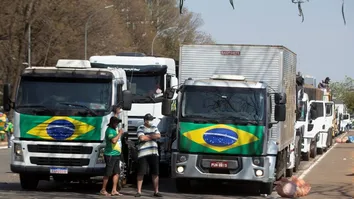 APOIADORES DO EX-PRESIDENTE COGITAM UMA NOVA GREVE DE CAMINHONEIROS