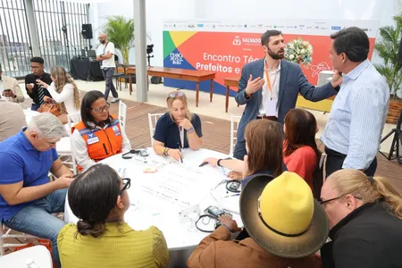 SALVADOR E FRANÇA REFORÇAM COOPERAÇÃO INTERNACIONAL NA ABERTURA DO FÓRUM NOSSO FUTURO