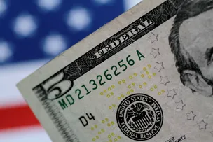 DÓLAR CAI 11,17% EM 2025, MAIOR QUEDA DESDE 2016, E ENCERRA ANO COTADO A R$ 5,48