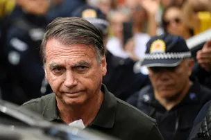 BOLSONARO DEIXA A PF E SEGUE PARA HOSPITAL ONDE SERÁ INTERNADO PARA CIRURGIA