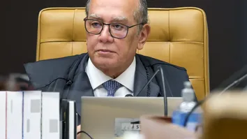 STF SUSPENDE PARCIALMENTE DECISÃO SOBRE LEI DO IMPEACHMENT