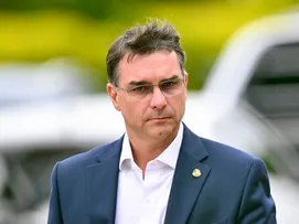 CENTRÃO FREIA DECISÃO IMEDIATA SOBRE CANDIDATURA DE FLÁVIO E VÊ ESPAÇO PARA NOME ALTERNATIVO