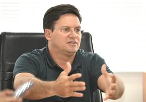 ROMA DIZ QUE DECISÃO DE GILMAR MENDES SOBRE IMPEACHMENT É 'UM VERDADEIRO GOLPE BRANCO'