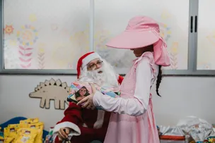 BRASKEM LEVA MAGIA DE NATAL PARA CRIANÇAS EM TRATAMENTO ONCOLÓGICO NO HOSPITAL ARISTIDES MALTEZ 