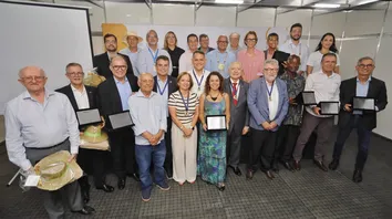 SEAGRI CELEBRA 130 ANOS COM HOMENAGEM A EX-SECRETÁRIOS E PARCEIROS DURANTE A FENAGRO