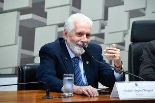 WAGNER REPRESENTA PRESIDENTE LULA NA DESPEDIDA DE MÃE CARMEN DE OXALÁ