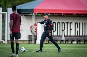 VITÓRIA PROJETA TEMPORADA COM REDUÇÃO DE JOGOS EM 2026