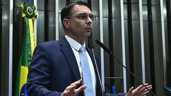 CENTRO-DIREITA POSTERGA DECISÃO SOBRE APOIO À CANDIDATURA DE FLÁVIO BOLSONARO