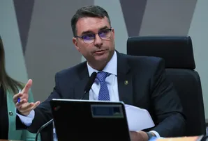 QUAEST: 49% ACHAM QUE FLÁVIO LEVA CANDIDATURA ATÉ O FIM; 38% DUVIDAM