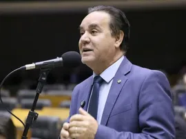 ADILSON BARROSO DEVE SUBSTITUIR CARLA ZAMBELLI NA CÂMARA APÓS CASSAÇÃO; SAIBA QUEM ELE É