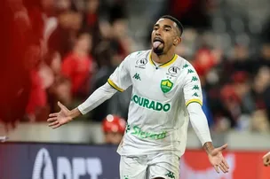 VITÓRIA ACERTA CONTRATAÇÃO DE LATERAL DESTAQUE DA SÉRIE B