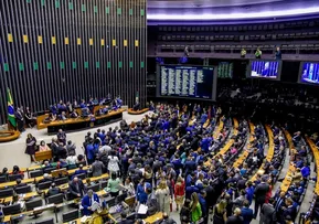 CÂMARA DOS DEPUTADOS REAJUSTA VERBA DE GABINETE EM 13,7%
