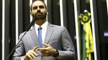 SAIBA QUEM ASSUME A VAGA DE EDUARDO BOLSONARO APÓS CASSAÇÃO