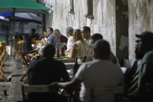 BARES E RESTAURANTES VÃO GERAR 25 MIL VAGAS TEMPORÁRIAS NA BAHIA