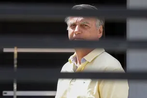 DEFESA DE BOLSONARO VOLTA A PEDIR PRISÃO DOMICILIAR